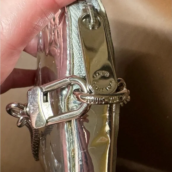 Louis Vuitton Limited Edition Monogram Miroir Heart Coin Purse. - Picture 5 of 7